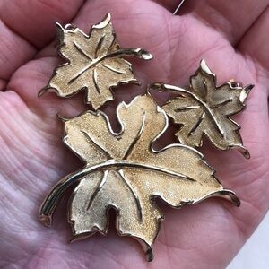 Vintage Signed Emmons Brooch and Clip on Earrings Maple Leaf Design